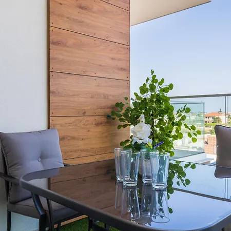 Doria 2-bedroom & Balcony In Larnaca *