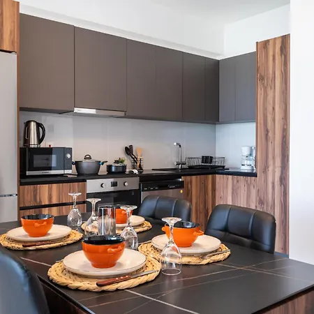 Doria 2-bedroom & Balcony In Larnaca