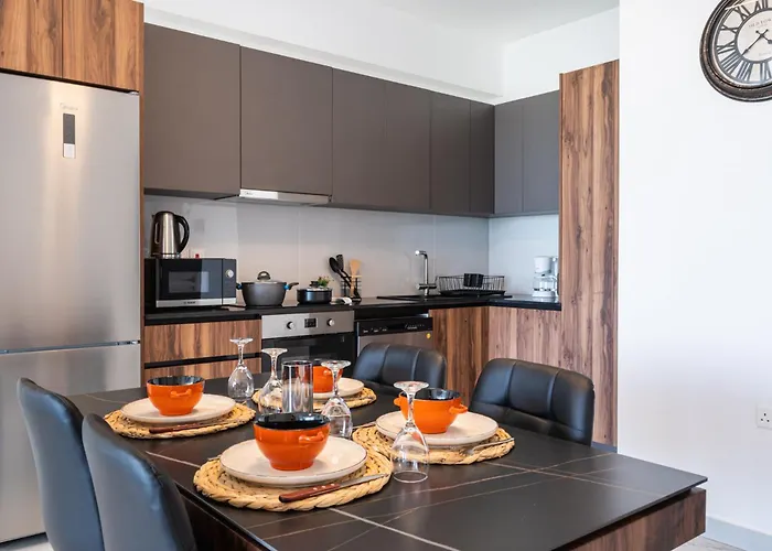 Doria 2-bedroom & Balcony In Larnaca