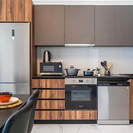 Doria 2-bedroom & Balcony In Larnaca Apartman