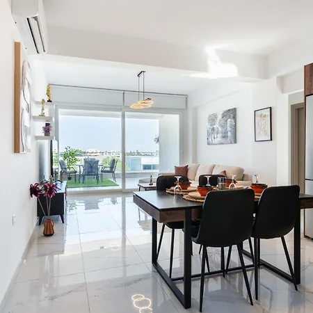 Διαμέρισμα Doria 2-bedroom & Balcony In Larnaca *