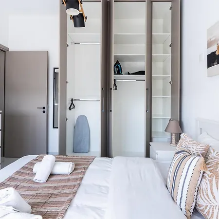 Doria 2-bedroom & Balcony In Larnaca Apartman *