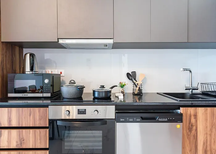 Doria 2-bedroom & Balcony In Larnaca *