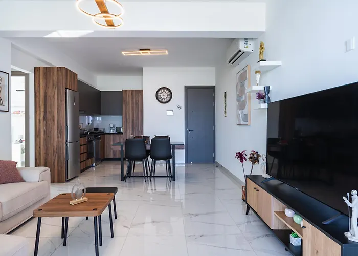 Doria 2-bedroom & Balcony In Larnaca Appartement