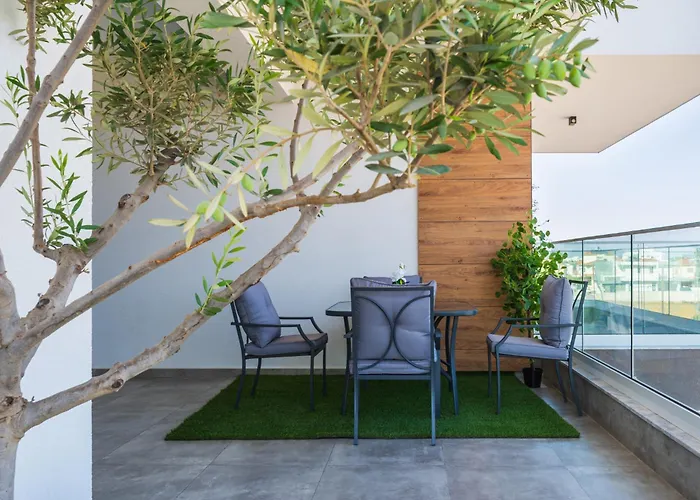 Doria 2-bedroom & Balcony In Larnaca Appartement *